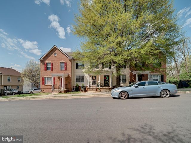 906 BLAKNEY LN SE, Washington, DC 20032