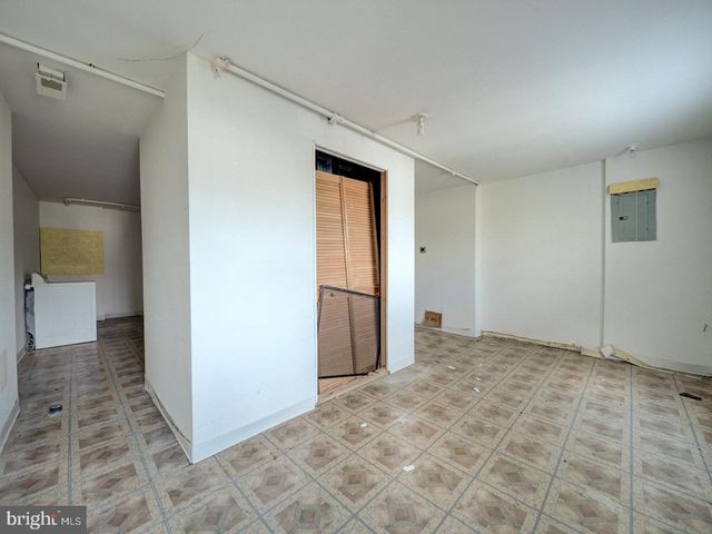 906 BLAKNEY LN SE, Washington, DC 20032