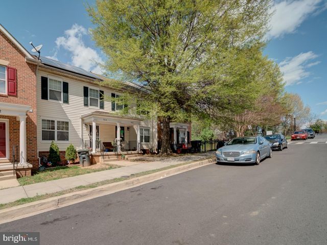 906 BLAKNEY LN SE, Washington, DC 20032