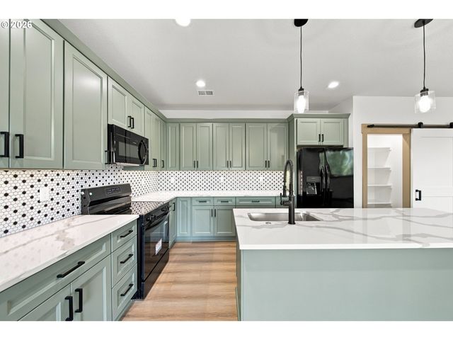 2716 Firwood Ln, Forest Grove, OR 97116