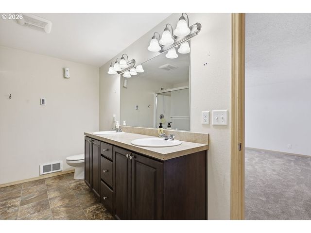 279 S 71ST St, Springfield, OR 97478