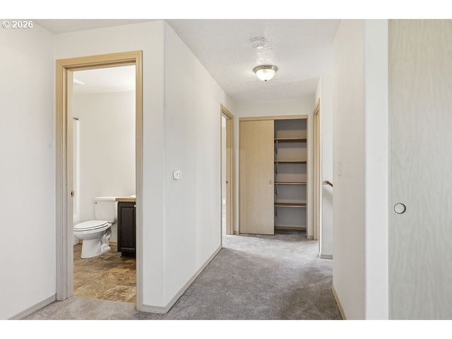 279 S 71ST St, Springfield, OR 97478