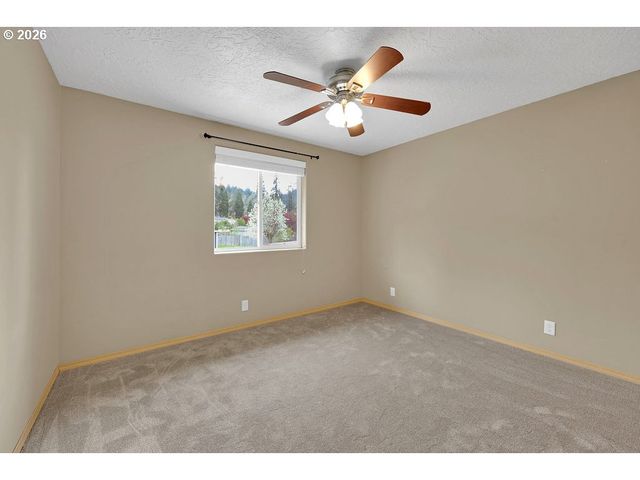 279 S 71ST St, Springfield, OR 97478