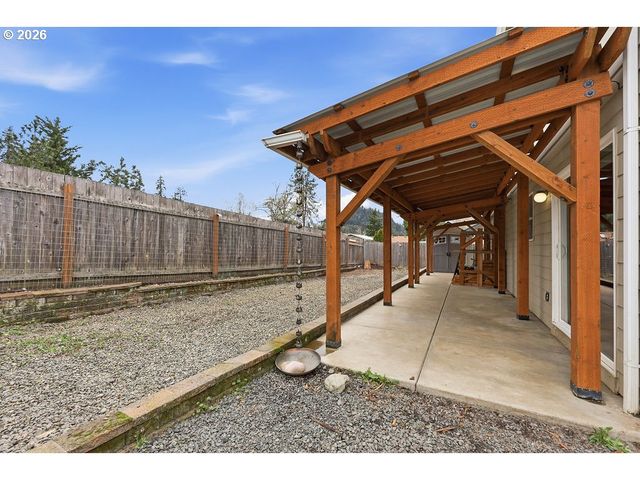 279 S 71ST St, Springfield, OR 97478