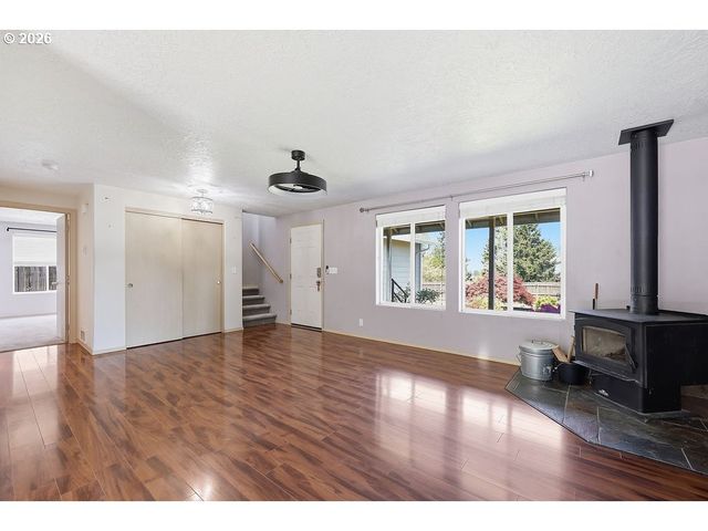 279 S 71ST St, Springfield, OR 97478