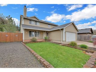 279 S 71ST St, Springfield, OR 97478