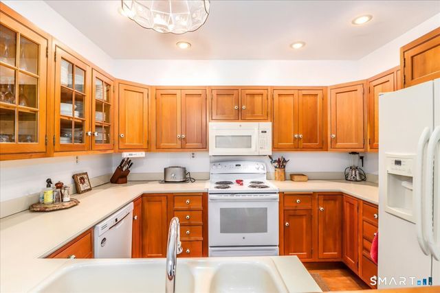 35 Terrace Pl Extension, New Milford, CT 06776