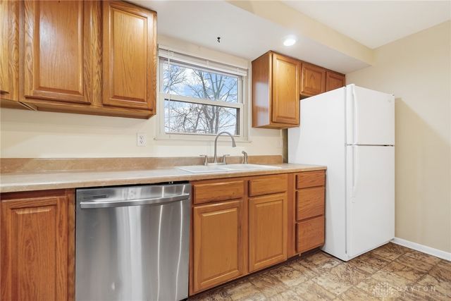 1221 Harmony Lane, Fairborn, OH 45324