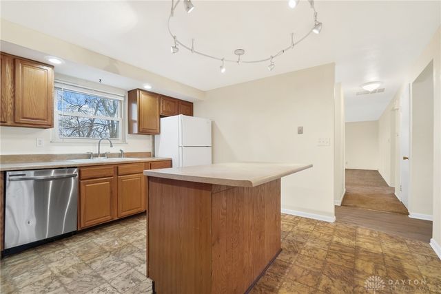 1221 Harmony Lane, Fairborn, OH 45324