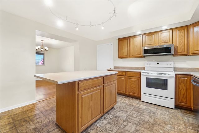 1221 Harmony Lane, Fairborn, OH 45324