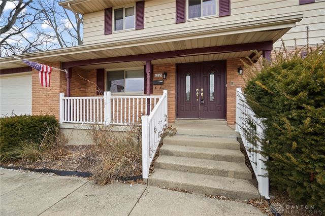 1221 Harmony Lane, Fairborn, OH 45324