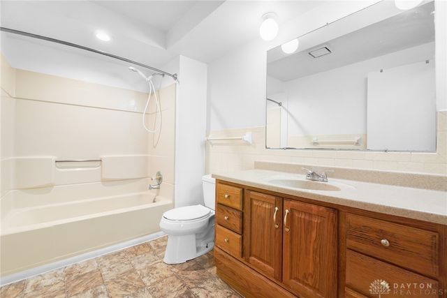 1221 Harmony Lane, Fairborn, OH 45324