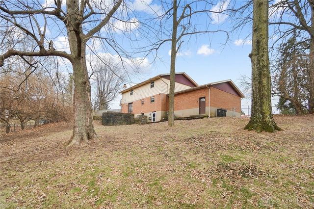 1221 Harmony Lane, Fairborn, OH 45324