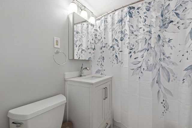 38 Westgate Rd 1, Boston, MA 02467