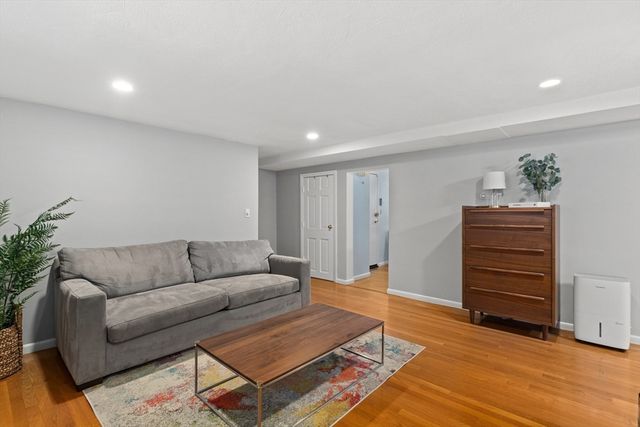 38 Westgate Rd 1, Boston, MA 02467