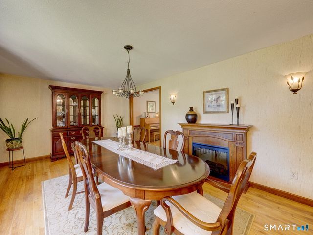 102 Ralph Road, Manchester, CT 06042
