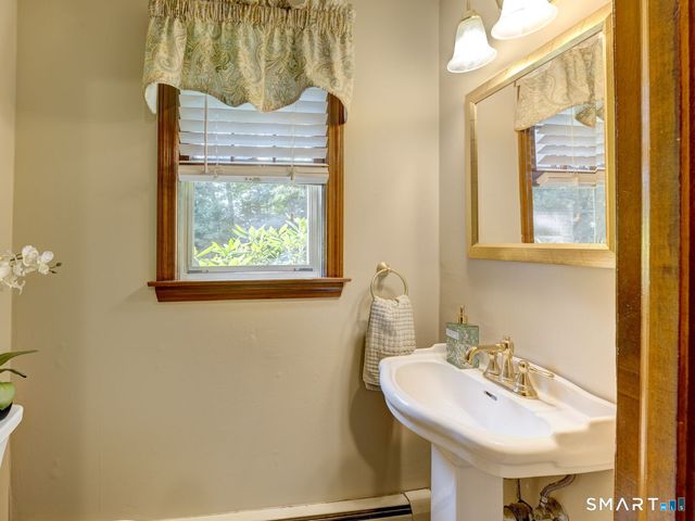 102 Ralph Road, Manchester, CT 06042