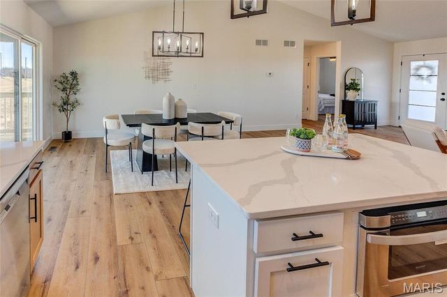 127 Bayport Drive, Moro, IL 62067
