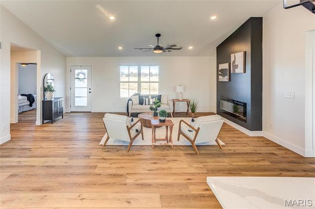 127 Bayport Drive, Moro, IL 62067