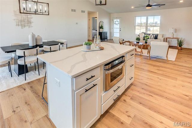 127 Bayport Drive, Moro, IL 62067