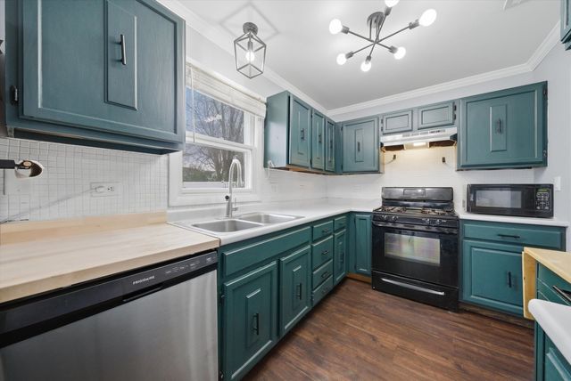 1198 ARROWWOOD Court, Aurora, IL 60504