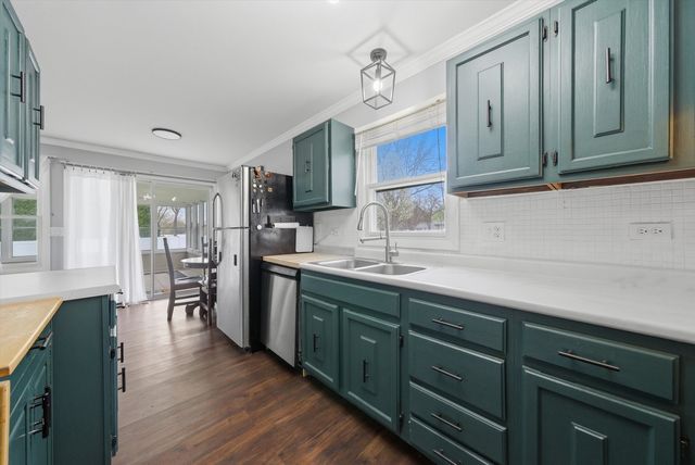 1198 ARROWWOOD Court, Aurora, IL 60504