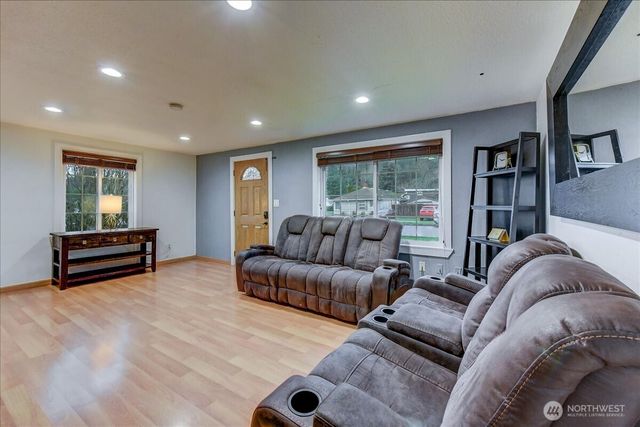 3533 SE 6th ST, Renton, WA 98058