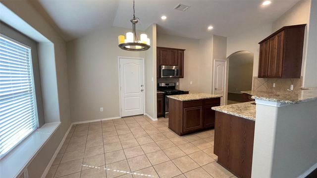 8131 Tierra Del Sol Road, Arlington, TX 76002