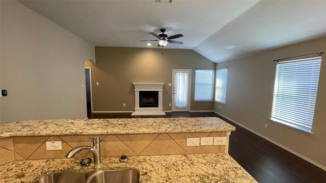 8131 Tierra Del Sol Road, Arlington, TX 76002