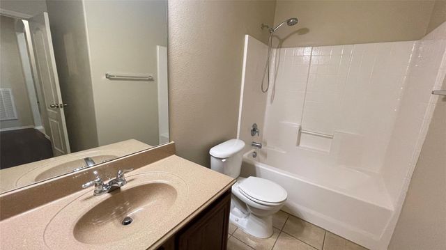 8131 Tierra Del Sol Road, Arlington, TX 76002
