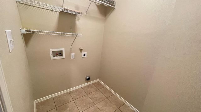 8131 Tierra Del Sol Road, Arlington, TX 76002