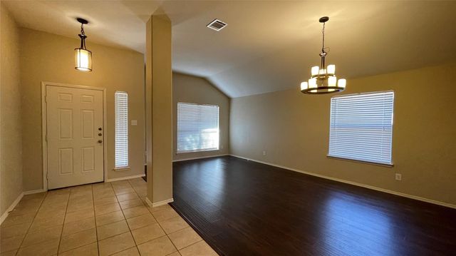 8131 Tierra Del Sol Road, Arlington, TX 76002