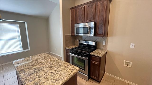 8131 Tierra Del Sol Road, Arlington, TX 76002