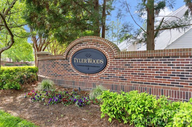 8733 Robinson Forest Drive, Charlotte, NC 28277