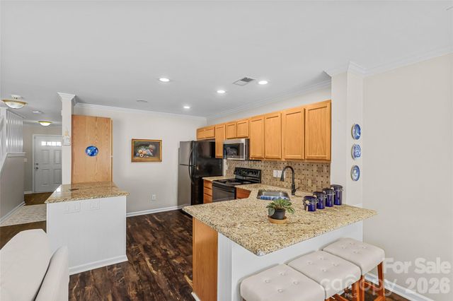 8733 Robinson Forest Drive, Charlotte, NC 28277