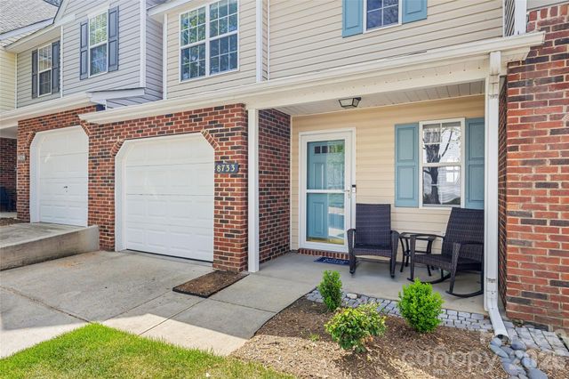 8733 Robinson Forest Drive, Charlotte, NC 28277