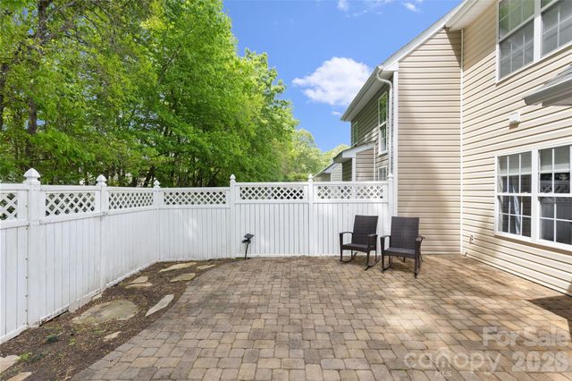 8733 Robinson Forest Drive, Charlotte, NC 28277