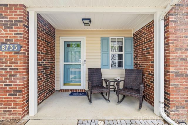8733 Robinson Forest Drive, Charlotte, NC 28277
