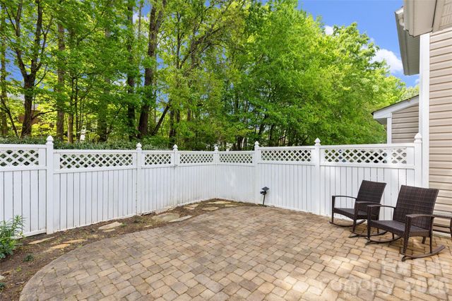 8733 Robinson Forest Drive, Charlotte, NC 28277