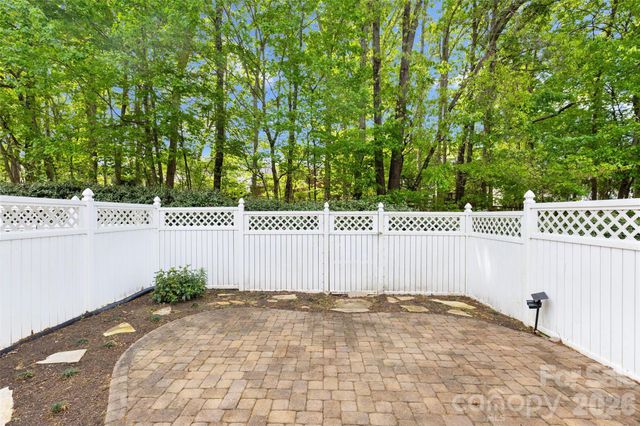 8733 Robinson Forest Drive, Charlotte, NC 28277