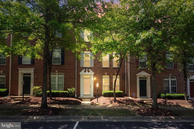 2225 POTOMAC CLUB PKWY, Woodbridge, VA 22191