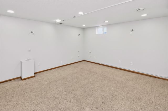 12308 Valdez Drive, Urbandale, IA 50323