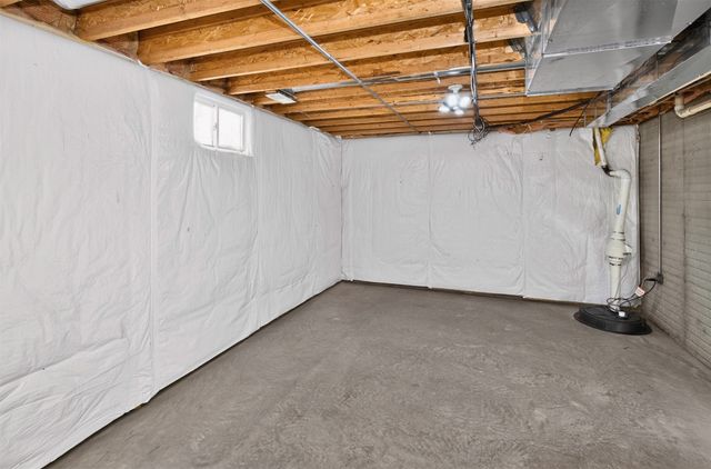 12308 Valdez Drive, Urbandale, IA 50323