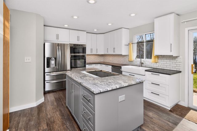 12308 Valdez Drive, Urbandale, IA 50323