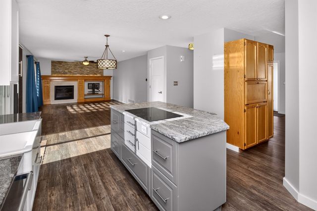 12308 Valdez Drive, Urbandale, IA 50323