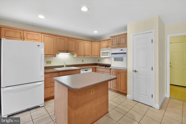 13 BIRCHWOOD CT, Princeton, NJ 08540