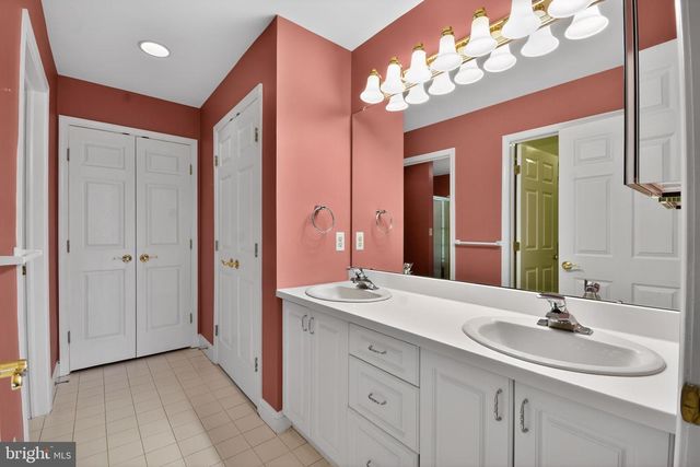 13 BIRCHWOOD CT, Princeton, NJ 08540