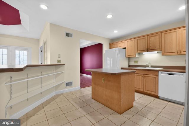 13 BIRCHWOOD CT, Princeton, NJ 08540