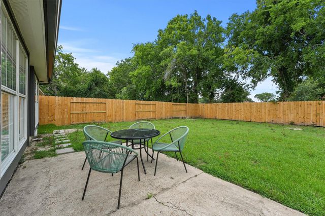 15439 Indian Woods Drive, Houston, TX 77489