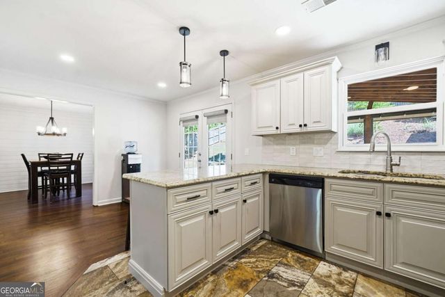 4489 Coventry Way NE, Roswell, GA 30075